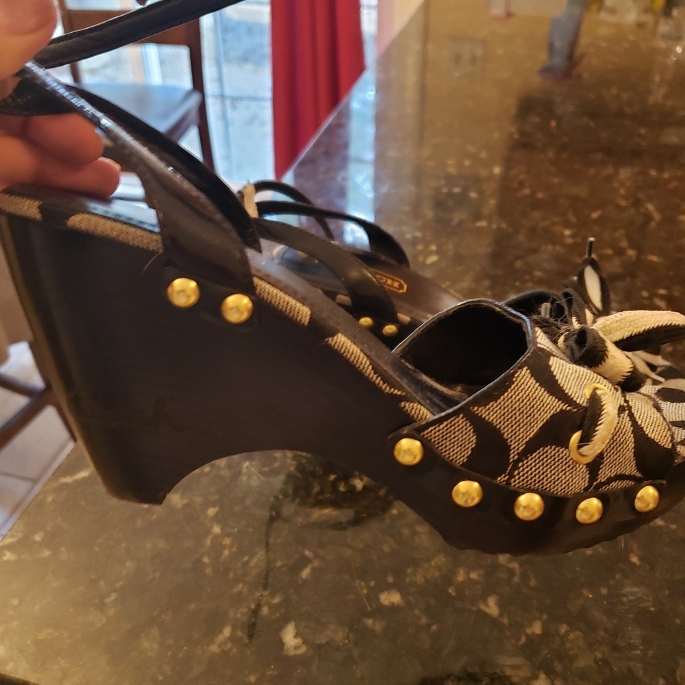 Coach sandals size 7.5 - Picture 2 of 3